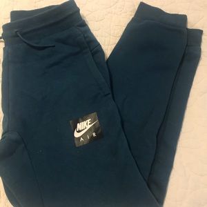 Big Kids’ Nike Sweatpants